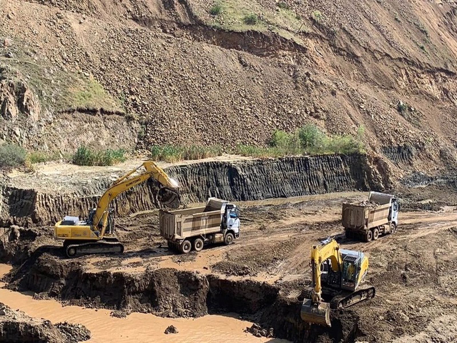 Prevention Work of Interaction of Yukarı Afrin Dam and Mine Construction 