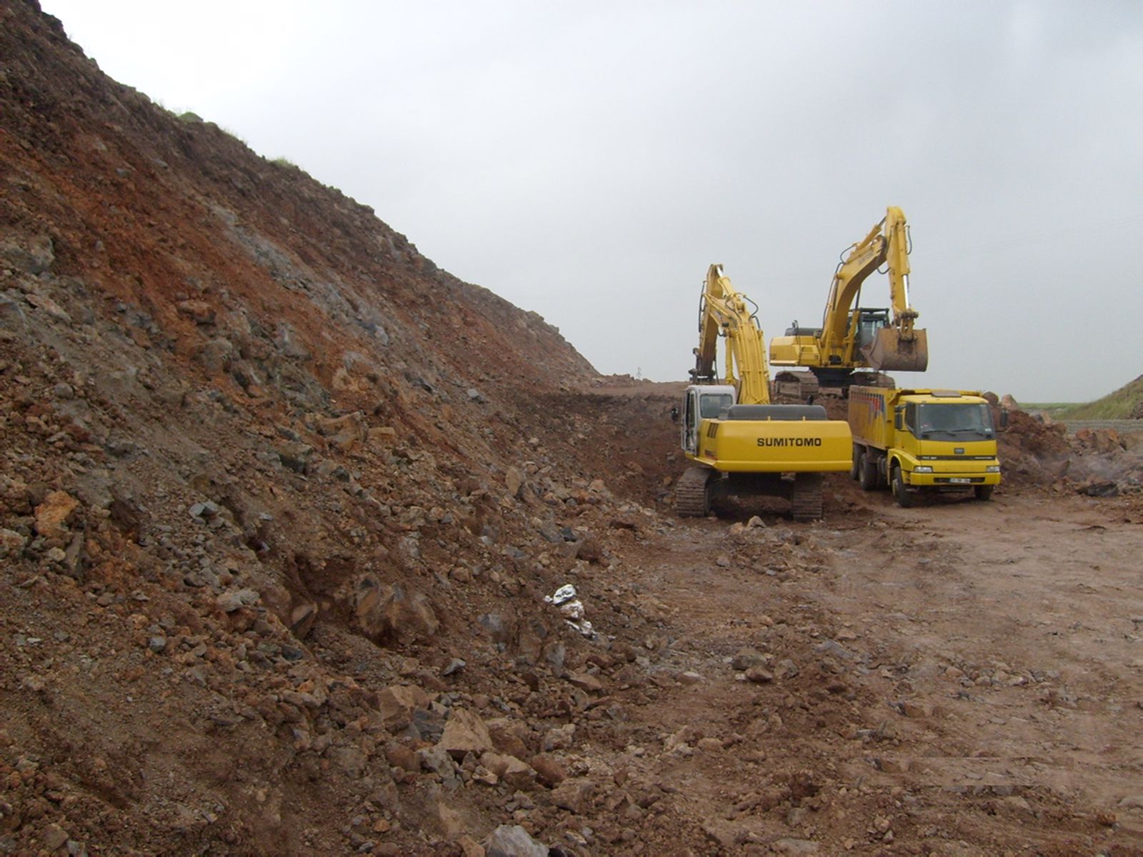 Diyarbakır-Siverek Yolu Km:7+300-32+500 Arası Plentmix, Alttemel, Temel, Banket Ve Çift Kat Sathi Kaplama Yapımı